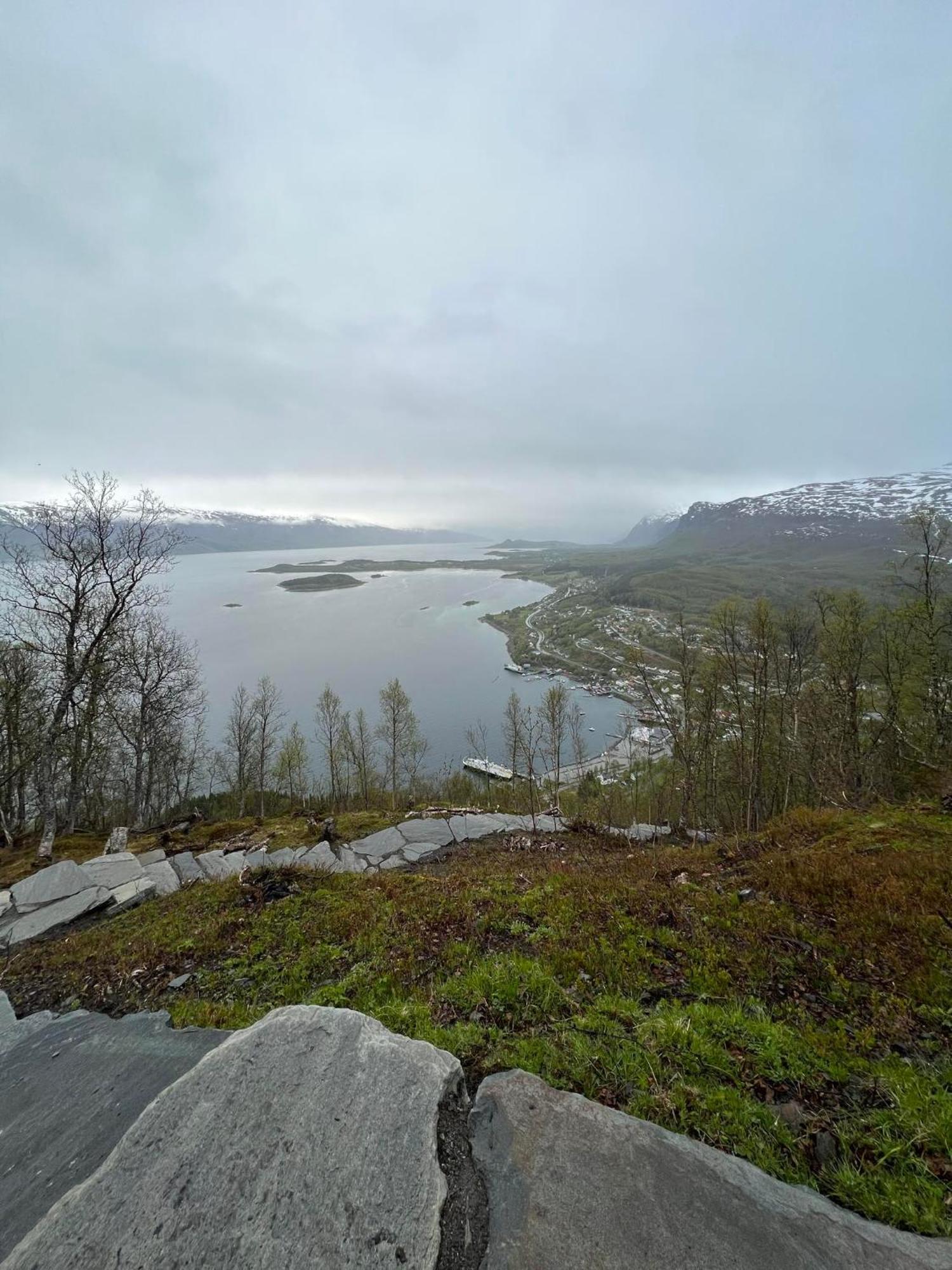 Lyngen Apartments Lyngseidet Exterior foto